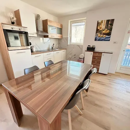 Rupnik アパート ボヴェツ